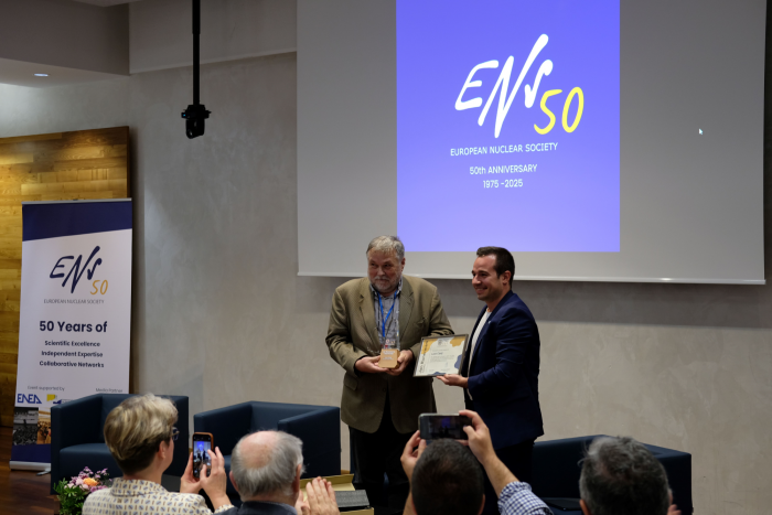 Veliko priznanje za slovensko jedrsko stroko: nagrada Jana Runemarka dr. Leonu Cizlju